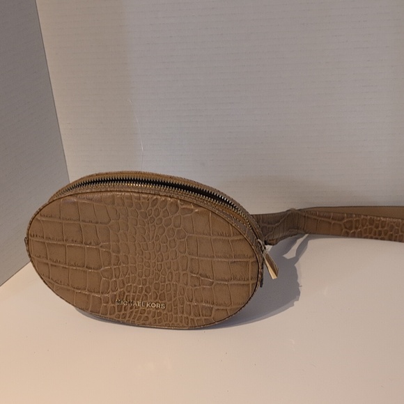 Michael Kors Brown Oval Leather Belt Bag Snakeskin Look Small - Picture 1 of 16